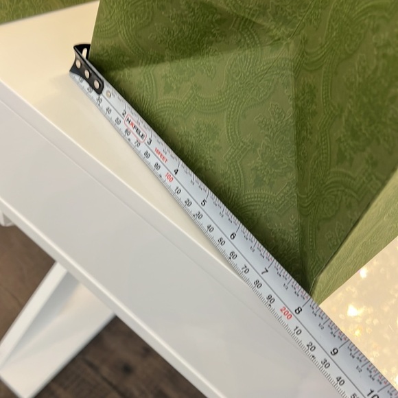 AUTHENTIC LARGE GUCCI PAPER SHOPPING BAG - Picture 9 of 17